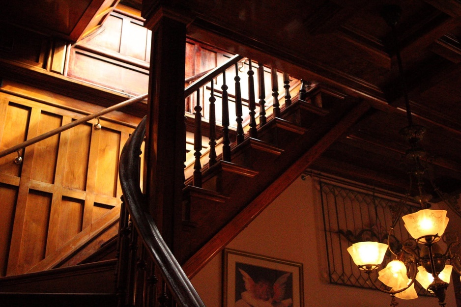 Henderson Castle Ghosts