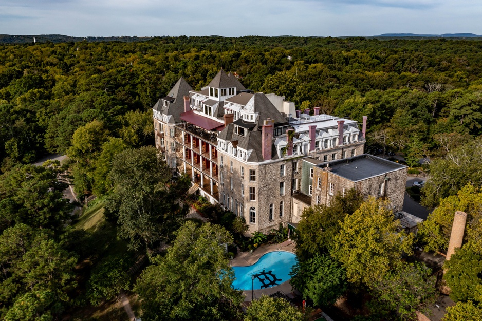 1886 Crescent Hotel and Spa Aerial