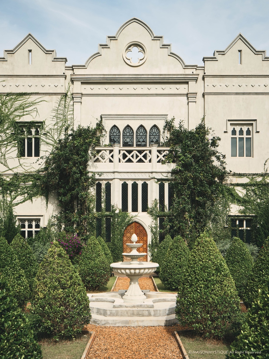 Maison Mystique Hotel Building Front