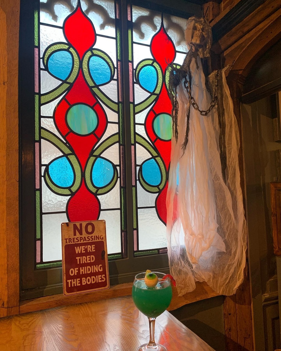 The Ostrich Inn Ghosts