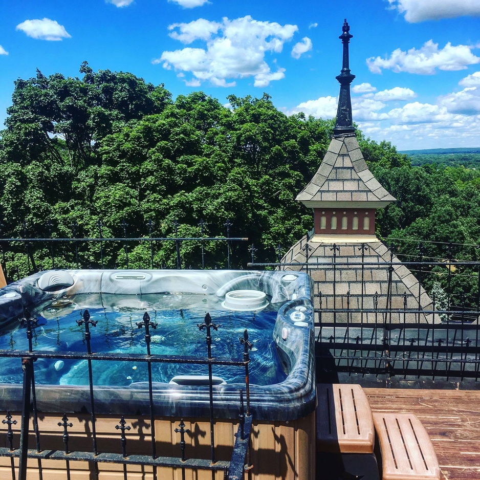 Henderson Castle Rooftop Hot Tub