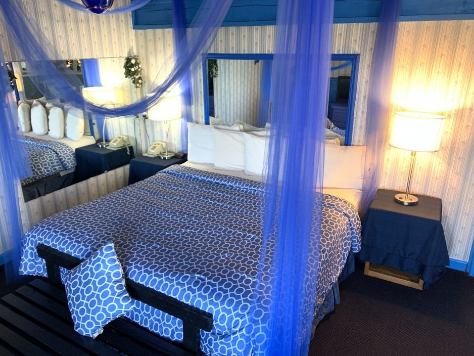Don Q Inn - The Blue Room
