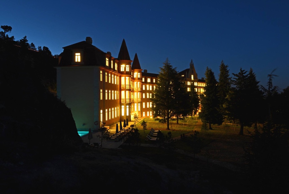 Pousada Serra da Estrela Hotel at Night