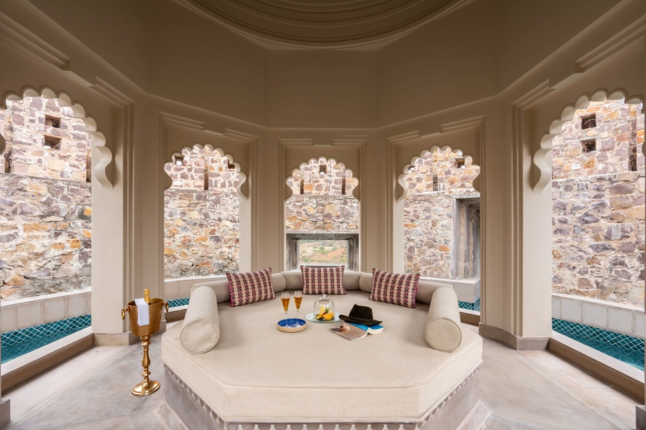 Six Senses Fort Barwara - Raja Man Singh Pool Suite Turret