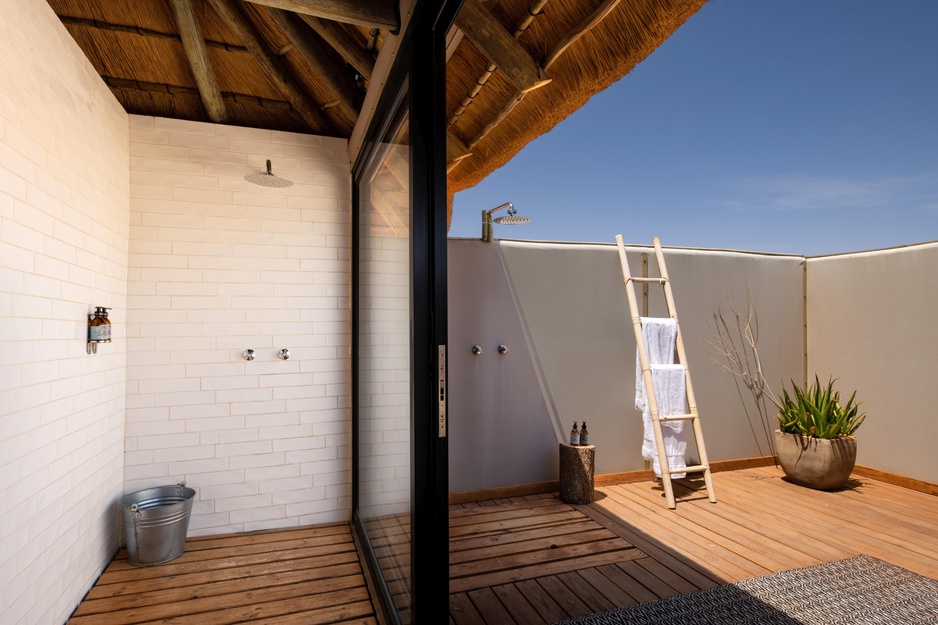 Kwessi Dunes Open Air Bathroom