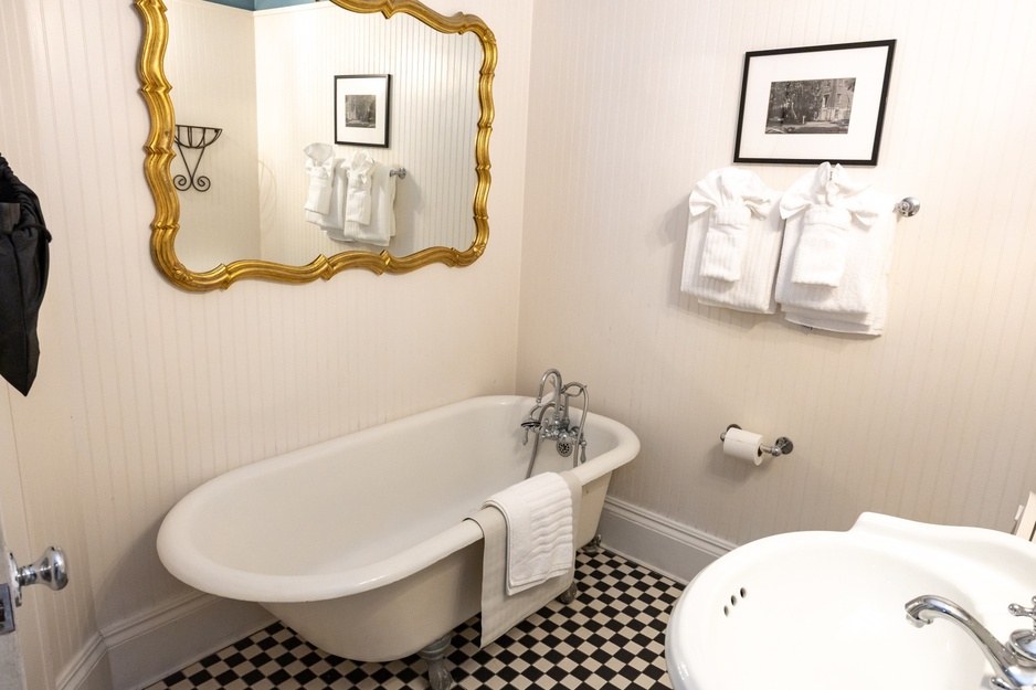 Marshall House Mary Marshall Suite's Vintage Bathtub