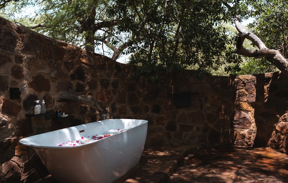 Few & Far Luvhondo - Spa Outdoor Bath