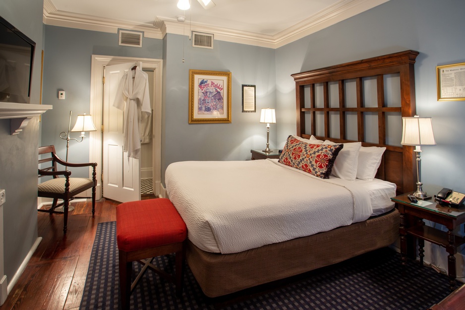 Marshall House Classic Queen Room