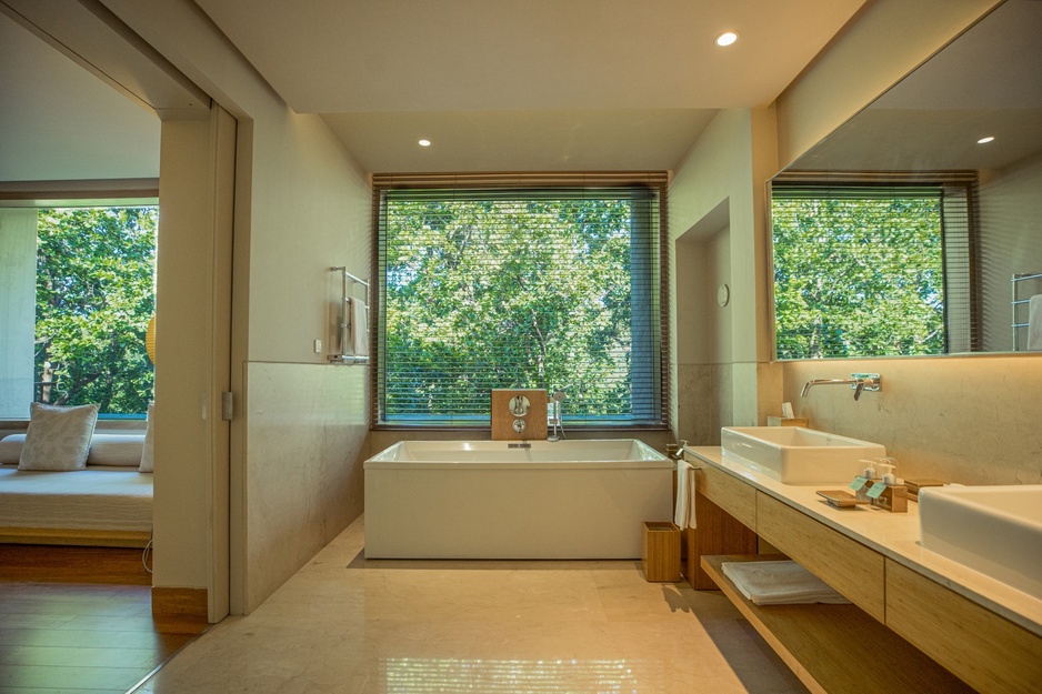 Vana Retreat Forest Suite Bathroom