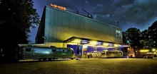 BaseCamp Hostel Bonn - Funky Vintage Caravans