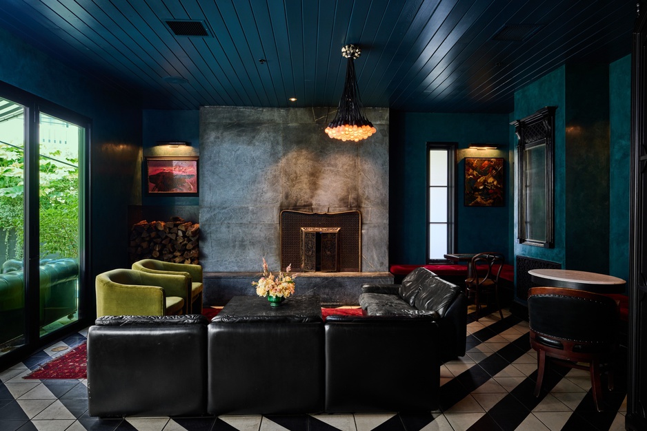 Hotel Saint Cecilia Lounge Fireplace
