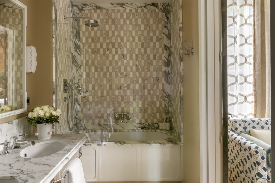 Saint James Paris junior suite bathroom