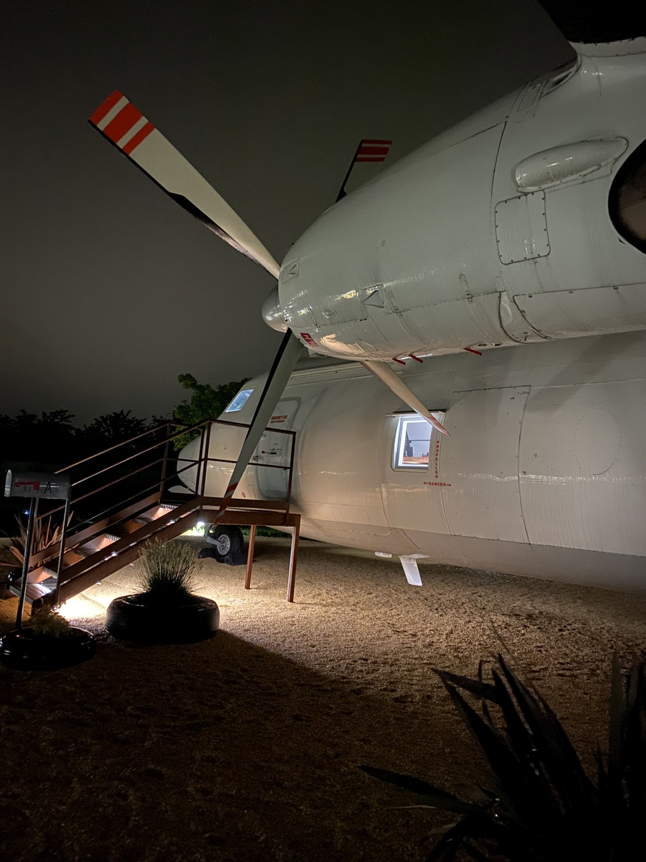 Fokker 27 Side View