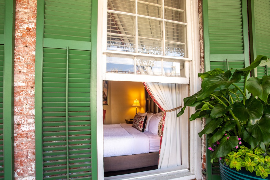 Marshall House Broughton Balcony King's Window is a Mini Door