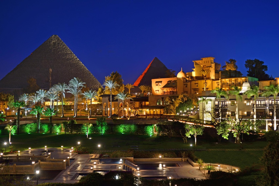 Marriott Mena House Hotel & Pyramids at Night