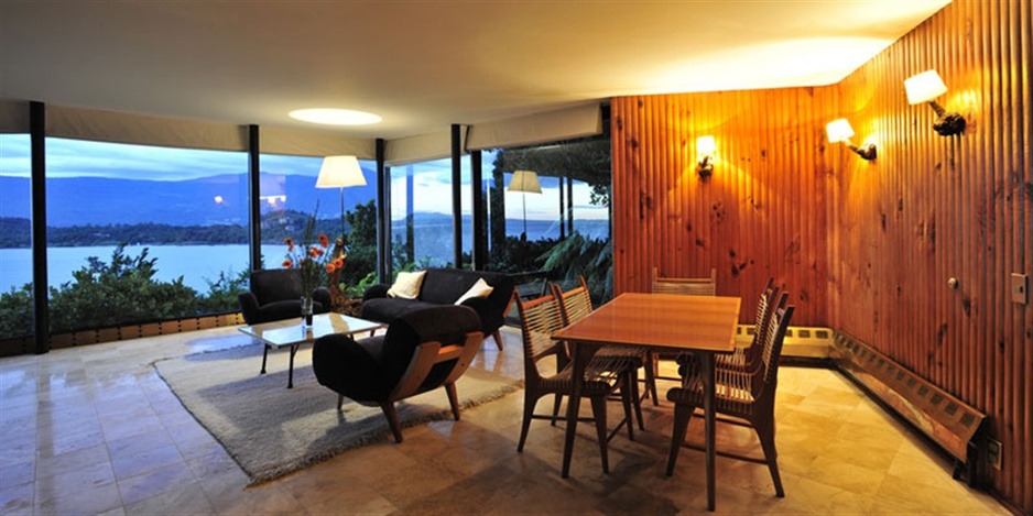 View to the lake from a room of Hotel Antumalal
