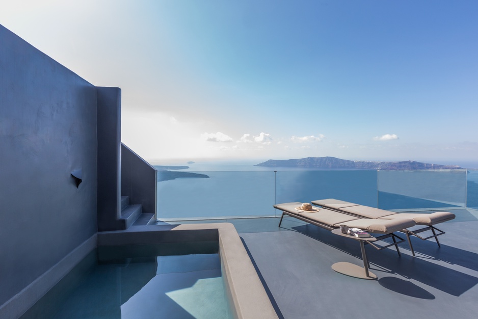 Superior Suite Sunset View with Heated Plunge Pool