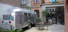 Vintage Hotel Brussels - Glamping In An Airstream Caravan