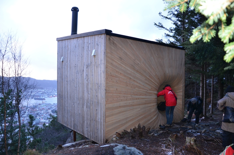 The Tuba Cube of Bergen - Free Accommodation on the Fløyen Mountain