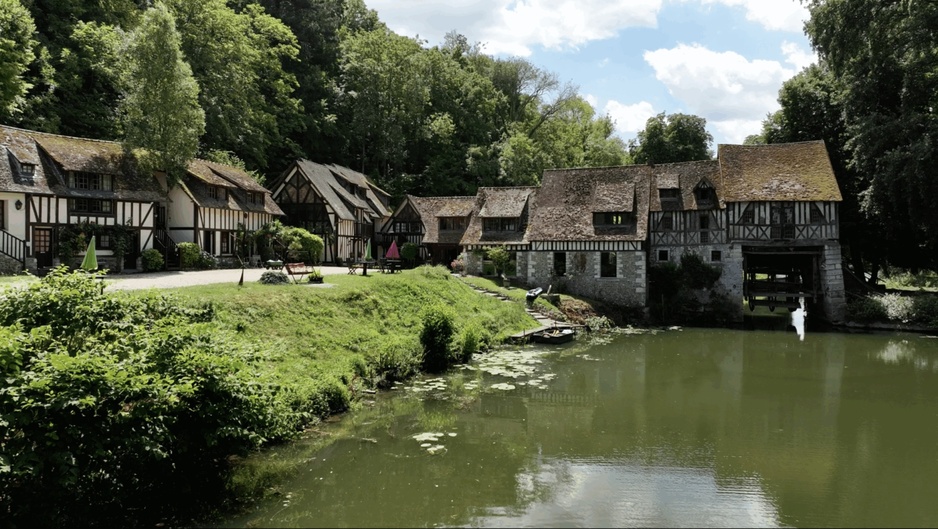 Le Moulin d'Andé - Property around the Lake