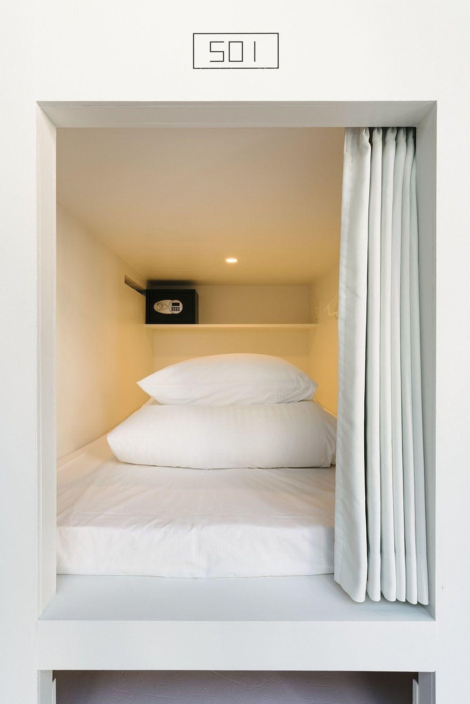 Manga Art Hotel Capsule Interior