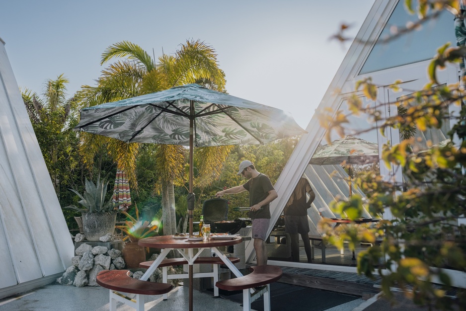 Pyramids in Florida - Grilling on the Terrace