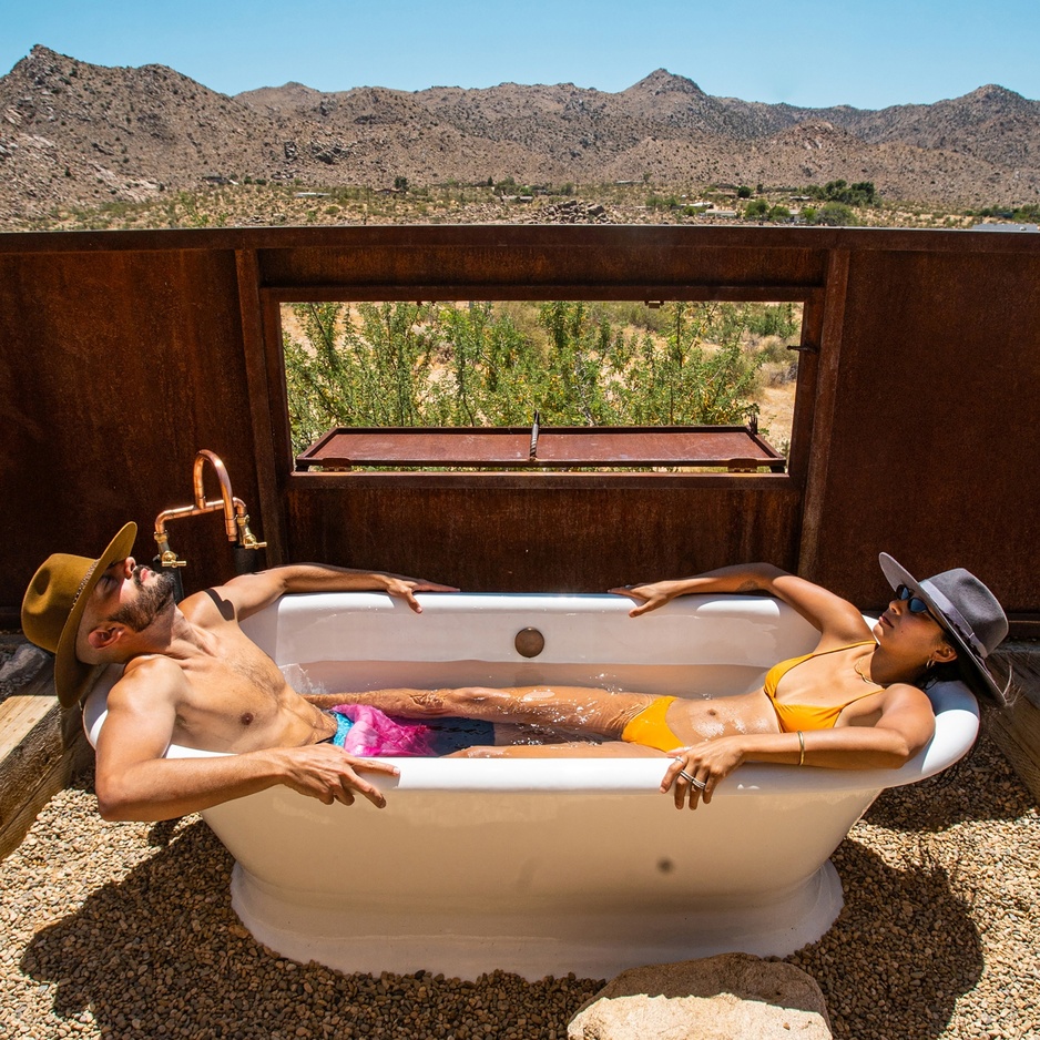 Sacred Sands Onyx Room Outdoor Bathtub Couple
