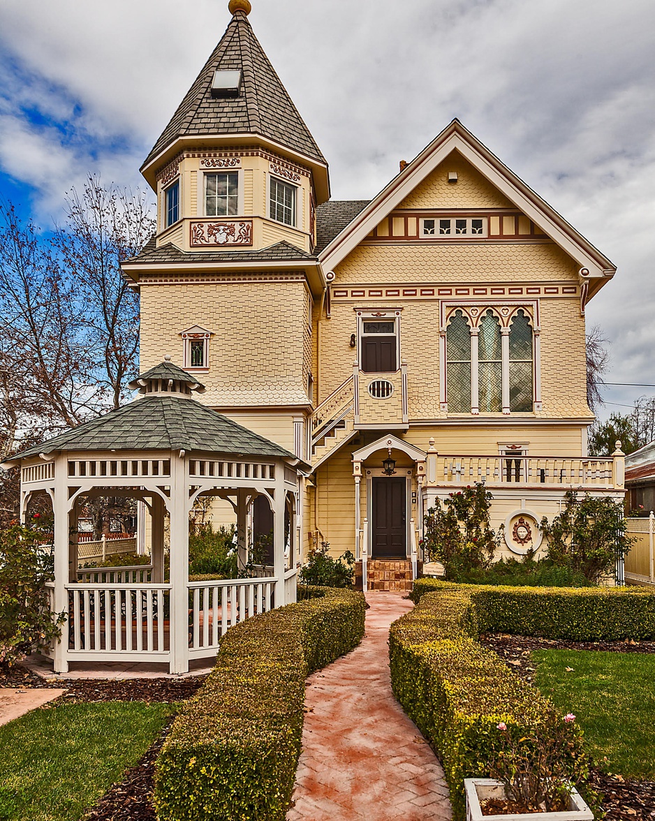 Victorian Mansion at Los Alamos