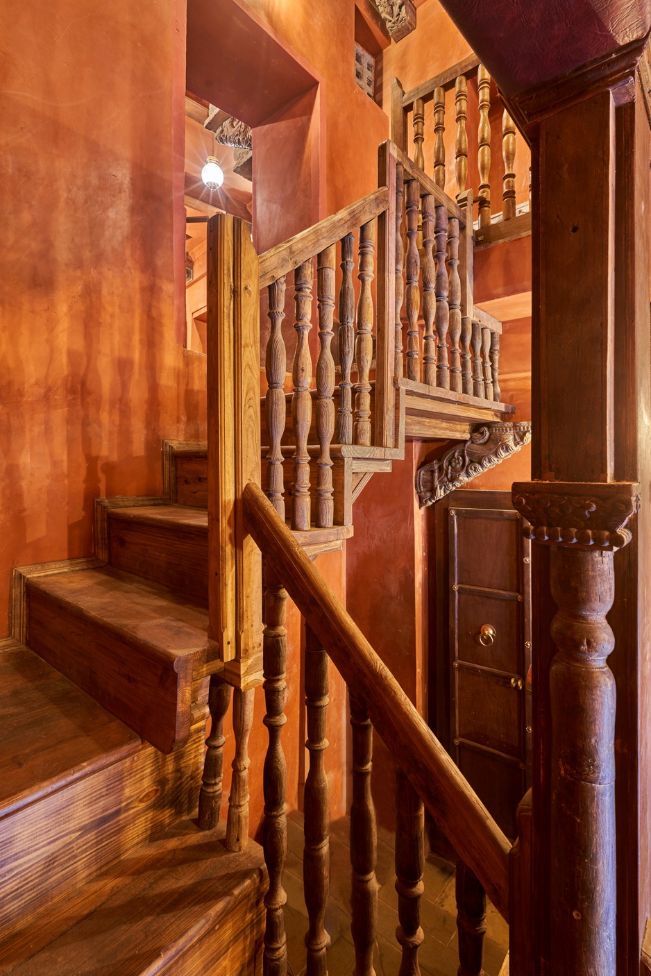Kaladwas Lal Haveli Handcrafted Wooden Staircase