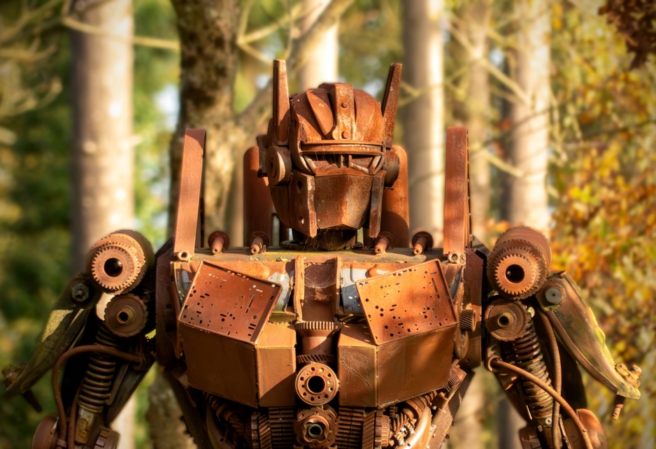 Domaine du Château des Pères Robot Sculpture