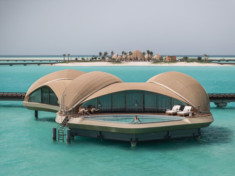 Nujuma Resort Water Villa