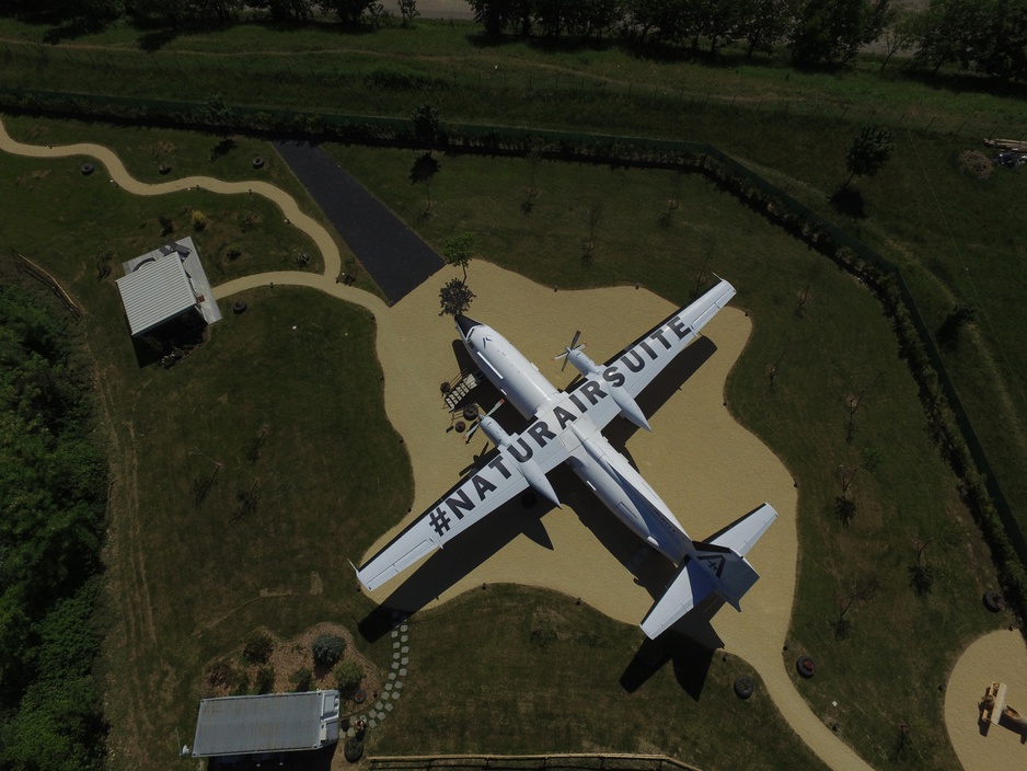 Natur Air Suite Glamping Fokker 27 Aircraft