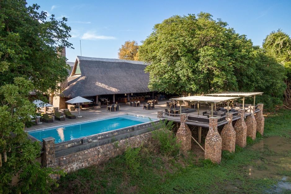 Mfuwe Lodge Poo