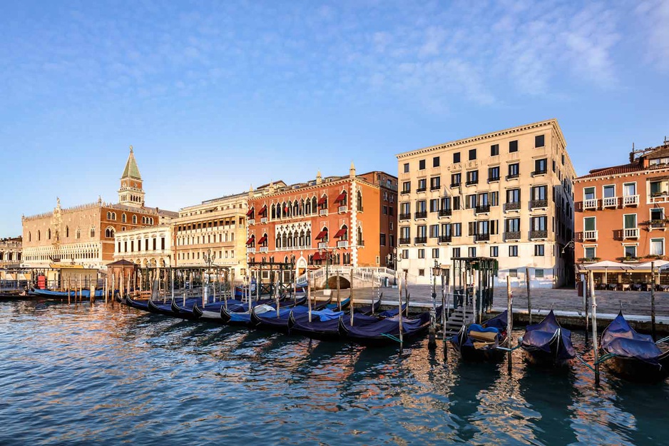 Hotel Danieli Building Exterior