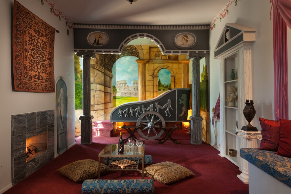 Victorian Mansion Bed and Breakfast Inn - Roman Suite