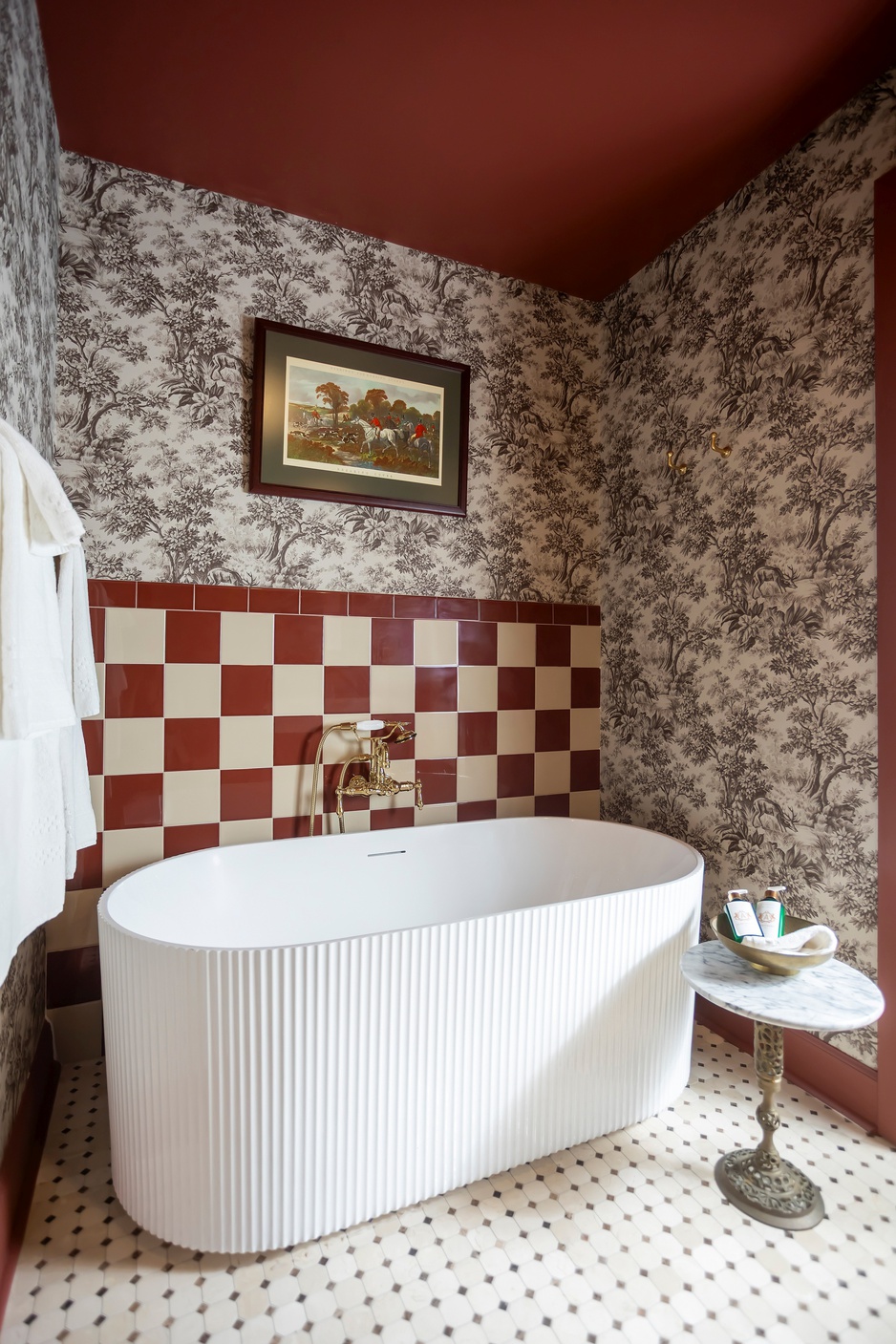 The Aldenberg Hotel Grand King Parlor Bathtub