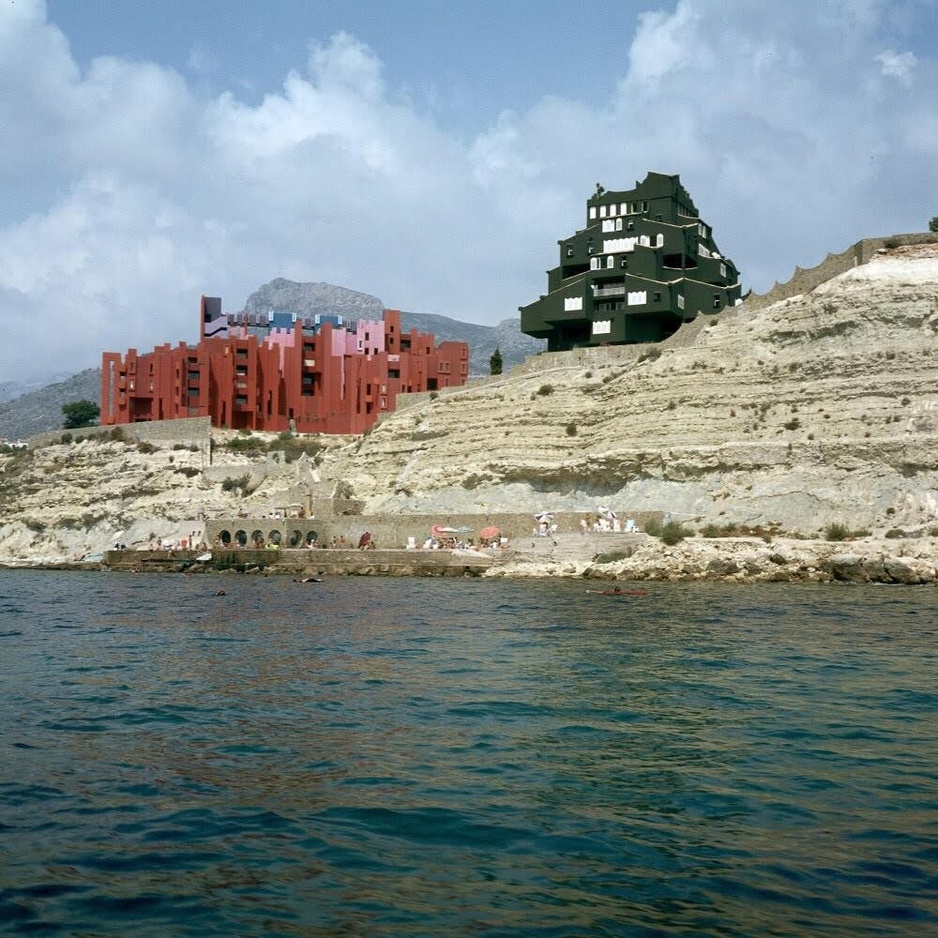 La Muralla Roja in 1973 by the Beach