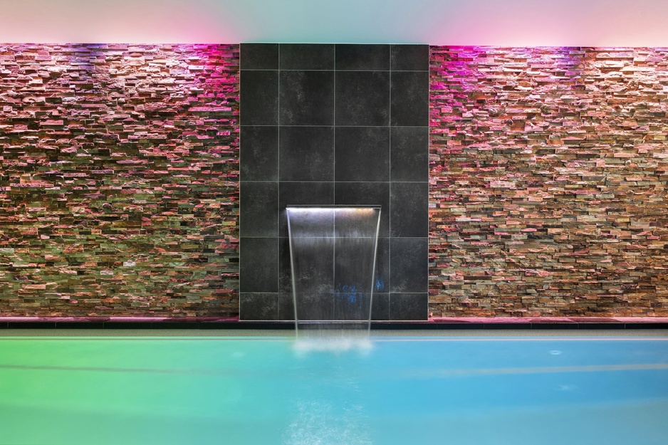 Corendon Amsterdam New-West Hotel Colorful Pool
