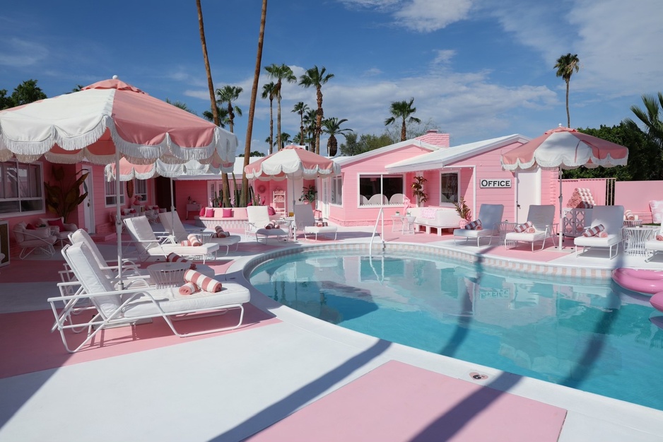 Trixie Motel Pool Loungers
