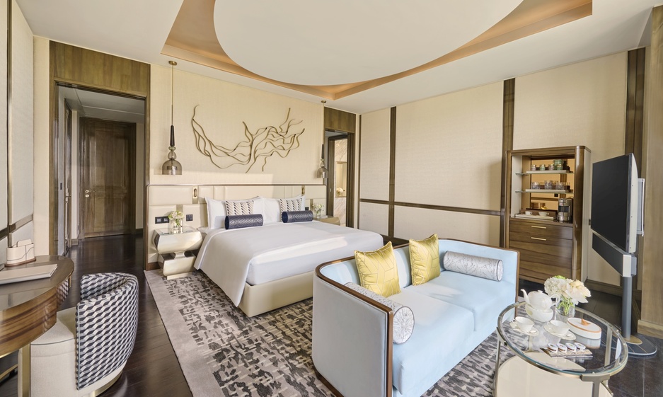 Mandarin Oriental Al Faisaliah Hotel Royal Suite Master Bedroom