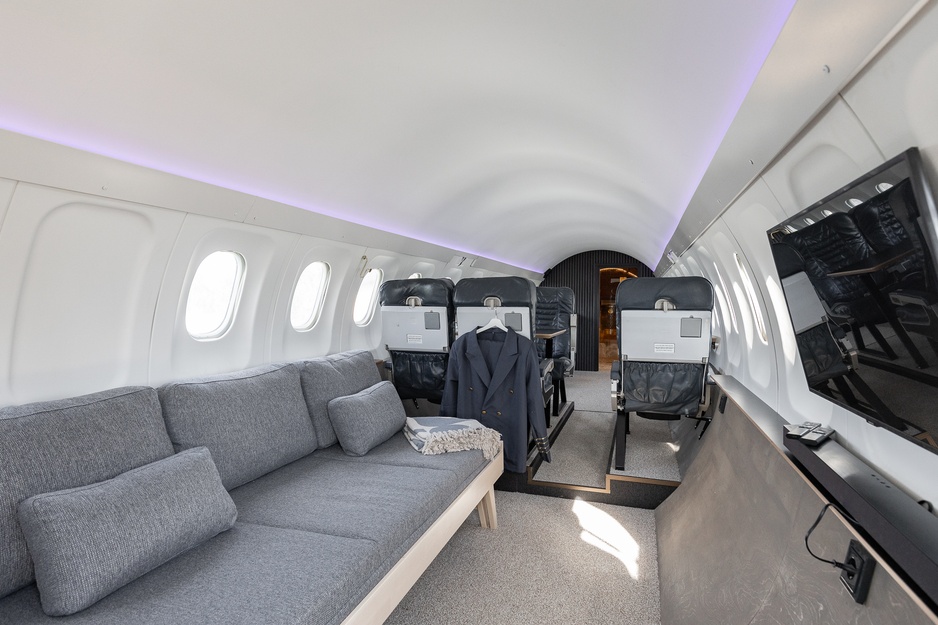 Ilmatar Airplane Lodge - Saab 340B Cabin