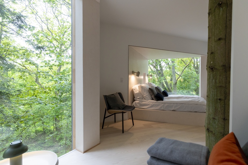 Lovtag Treetop Cabin Bedroom Corner