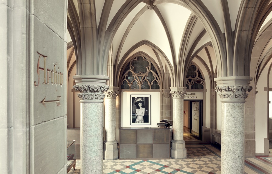 THE QVEST Hideaway - Gothic Windows Overlooking Cologne