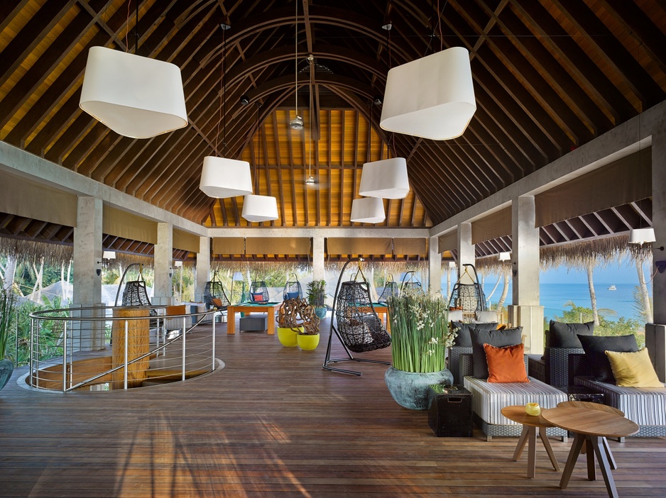 Avi Pool Bar - Upperdeck