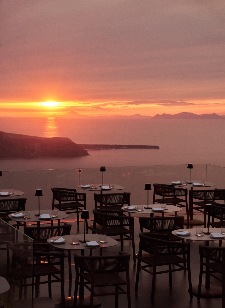 Kivotos Santorini - Mavro Restaurant Sunset