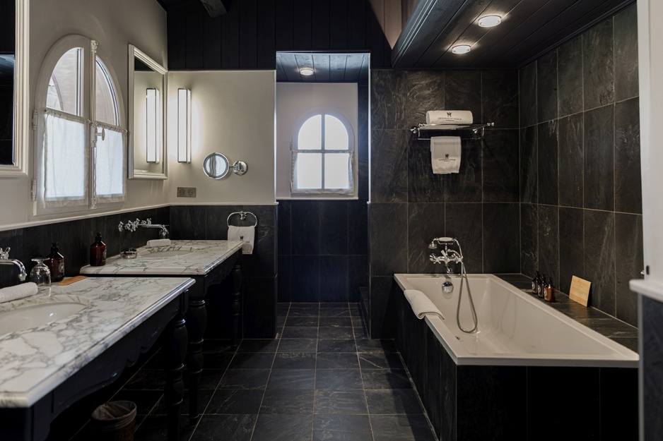 Les Sources de Caudalie - Le Grande au Bateau Bathroom
