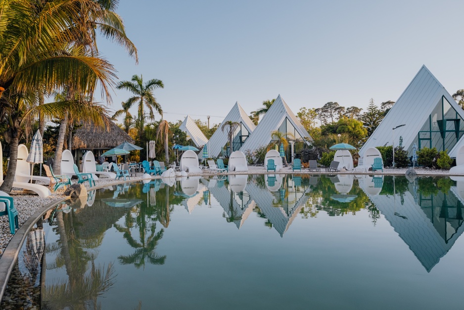 Pyramids in Florida - Pyramids and Lake