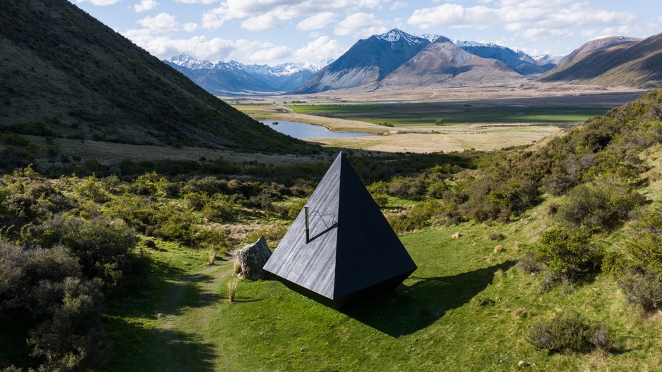 The Lindis Lodge - Black Diamond Building