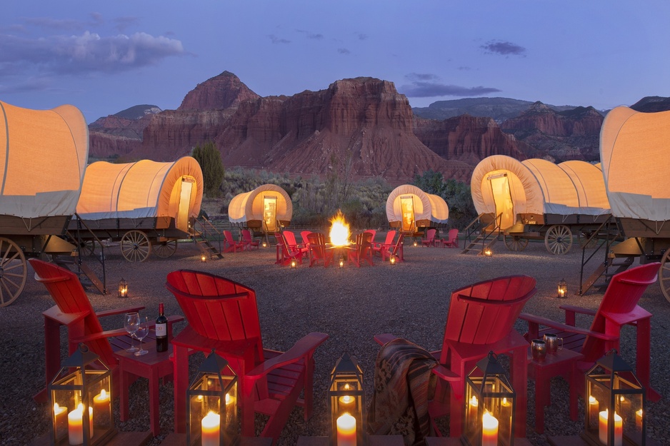 Capitol Reef Resort - Conestoga Wagons Exterior