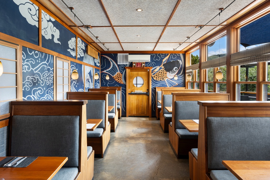 Ten Thousand Waves - Izanami booth seating